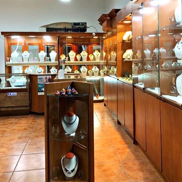Jades Del Arco Inside