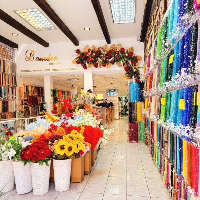 Comercial Lourdes flowers and jewelry materials