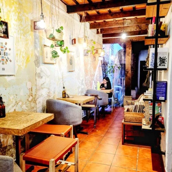 Del Otro Lado organic cafe