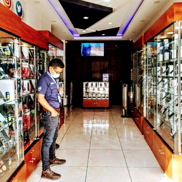zona-celular antigua repair shop