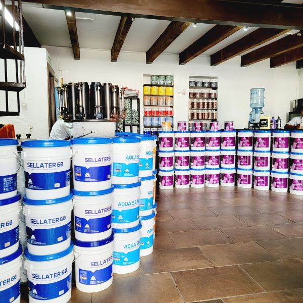 Pinturas Volcán paint shop