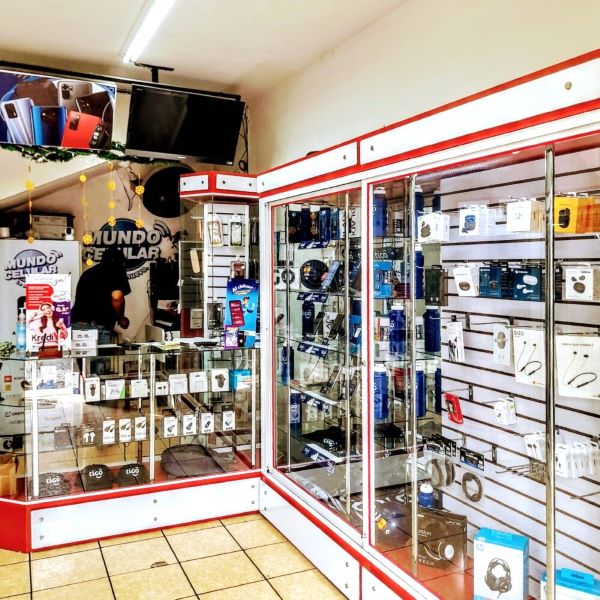Mundo Celular phone shop and top ups