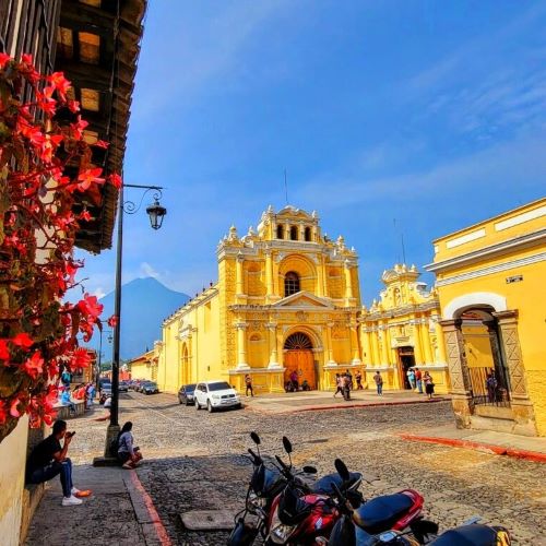 Iglesia de San Pedro Apostol Church