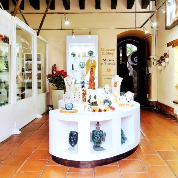 La Casa del Jade front showroom and workshop