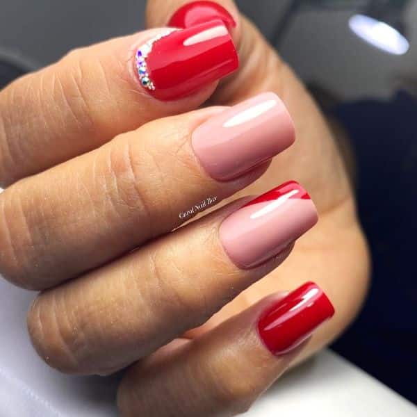 Carol Nail Bar red nails