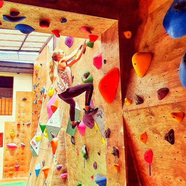Qubo Gym Rock Climbing