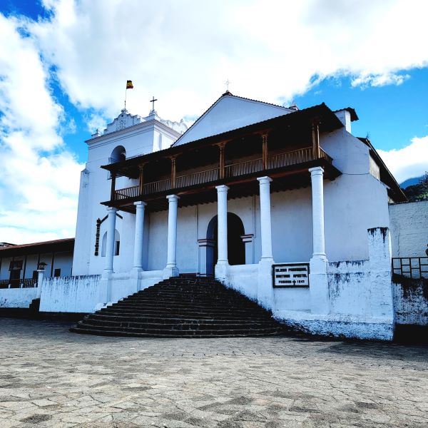 Iglesia Parroquial Santiago Apostol