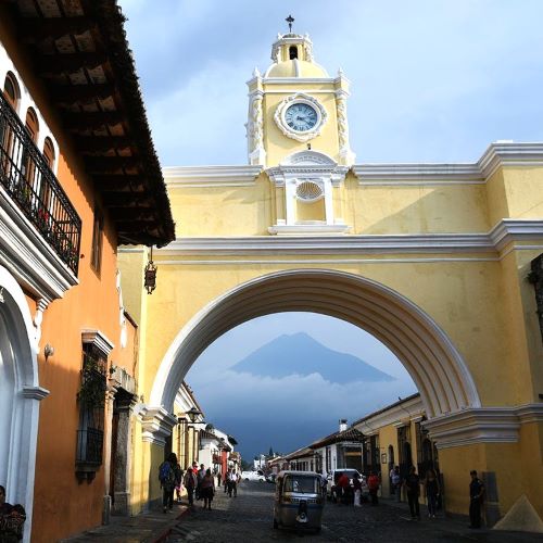 Photo of the Santa Catalina Arch in Antigua