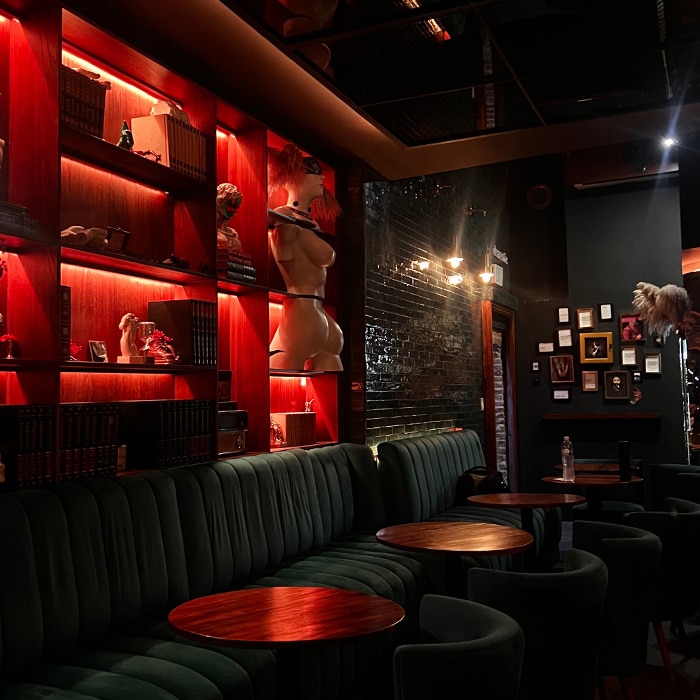 , vintage-modern , cocktails, speakeasy Guatemala antigua